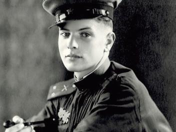 Петр Тодоровский
