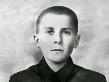 Марат Казей