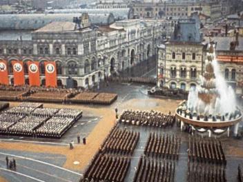 77 лет назад на Красной Площади состоялся легендарный Парад Победы