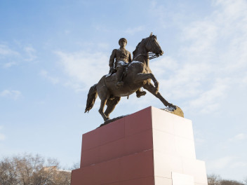 В Улан-Удэ открыли памятник маршалу Константину Рокоссовскому