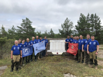 Памятник героям в Финском заливе