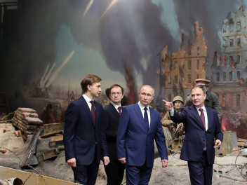 Путин ознакомился с проектом "Без срока давности"