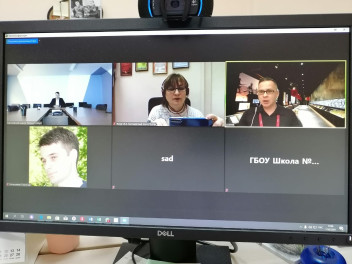 Бессмертный полк России в эфире онлайн-школы «Добровольчество»