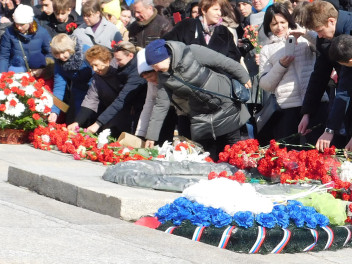 Калининград отдает дань памяти своим героям