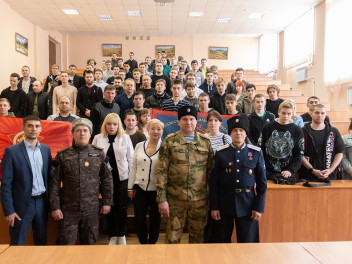 Участники СВО встретились со студентами Саратова