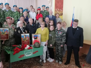 В астраханской школе открыли Парту героев