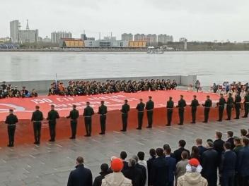 Благовещенск встретил праздник Парадом Победы