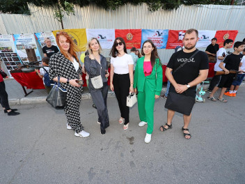 Патриотические выставки в честь Дня молодежи