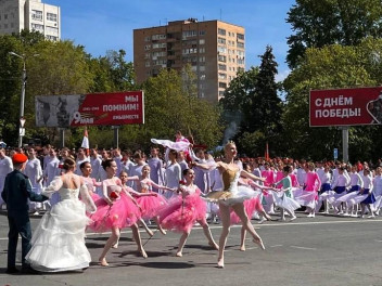 Ульяновск встретил 9 мая «Вальсом Победы»