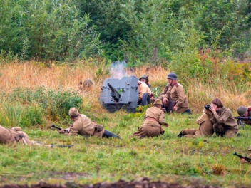 Не померкнет подвиг советского солдата