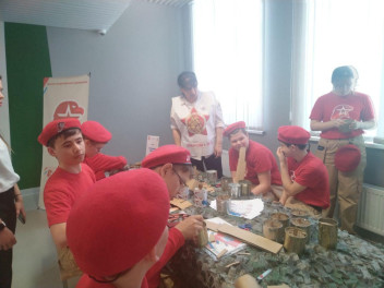 Будущее России в надежных руках!