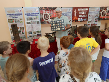 Работа с молодежью продолжается