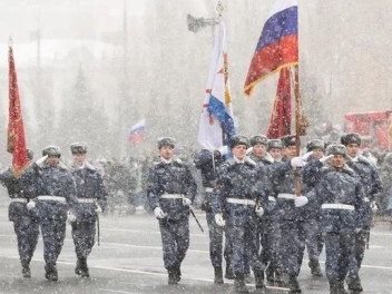 Самара почтила героев Парадом Памяти