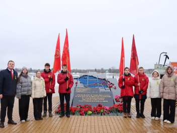 Страна чтит память о подвиге блокадного Ленинграда