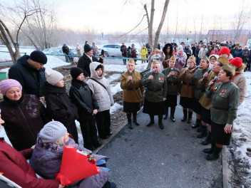Памятная табличка появилась на доме связистки