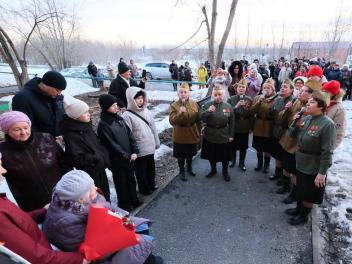 Памятная табличка появилась на доме связистки