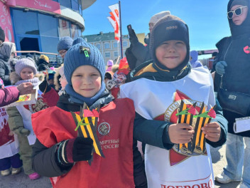 День Победы празднично встречает Бессмертный полк России по всей стране