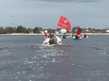 Как Бессмертный полк прошел в России. Шествие на воде