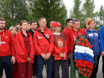 Бессмертный полк России продолжил памятные акции на ржевской земле