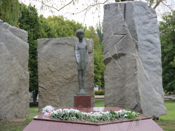 Память детей, погибших на Донбассе, почтили в Астрахани