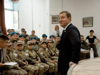 Глава региона поддержал инициативу однополчан