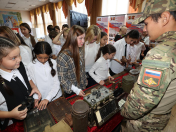 Уроки мужества и выставки объединили жителей Астрахани