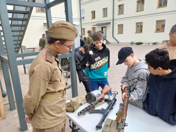 В Рязани прошла выставка военных артефактов для подростков