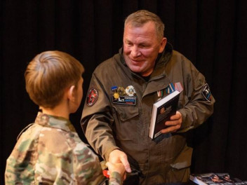 В Белгороде презентовали роман «Чести не уронив»