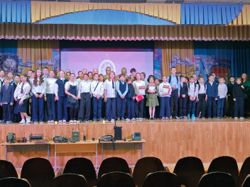 Школьники Тюмени встретили однополчан в преддверии Дня связиста