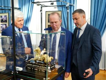В Астраханском краеведческом музее торжественно открылась выставка «От Возрождения до Модерна»