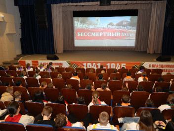 Активисты Бессмертного полка России приняли активное участие в проведении уроков мужества и тематических выставок