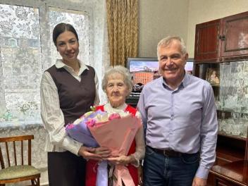 Клавдия Петровна Фадеева, ветеран-участник трудового фронта, отметила 100-летие!