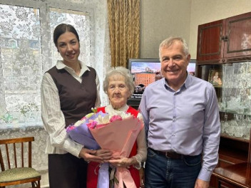 Клавдия Петровна Фадеева, ветеран-участник трудового фронта, отметила 100-летие!