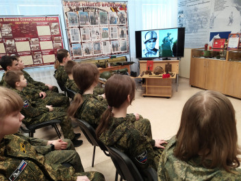 В День юного героя-антифашиста Бессмертный полк России провел урок мужества и лыжный поход