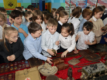 Самая известная патриотическая выставка Астраханской области продолжается