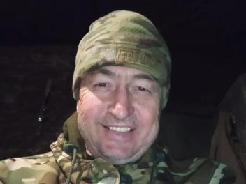 Хранил память о героях и ушел как герой