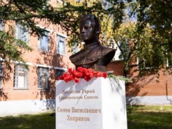 Памятник легендарному комбату открыли в Челябинске