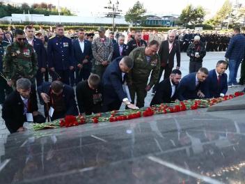 Во Владивостоке почтили память героев