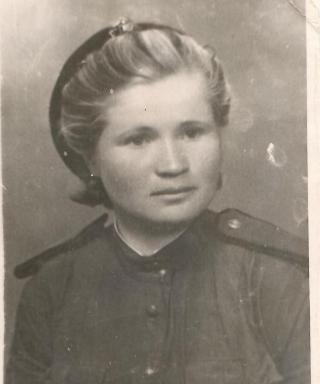 Золотарева (Красилова) Александра Савельевна