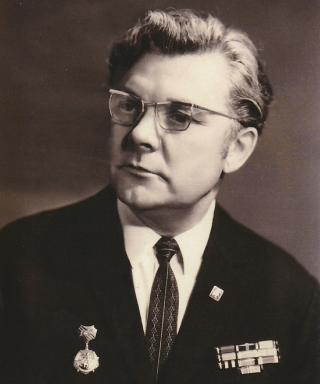 Смирнов Тиверий Николаевич