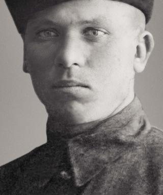 Шаповалов Максим Ефимович