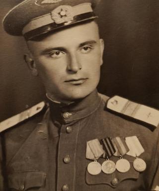 Заварзин Николай Гаврилович