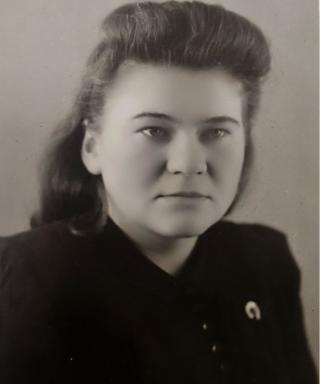 Дмитриева (Куликова) Галина Арсеньевна