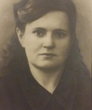 Сухова Александра Лаврентьевна