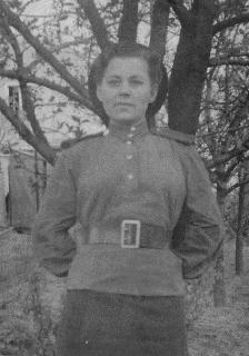 Шаповалова (Бурлакова) Антонина Борисовна