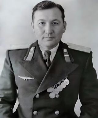 Босхомджиев Эрдни Туллаевич