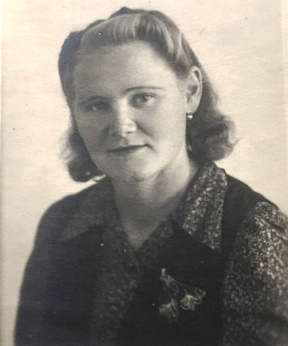 Вересова (Сладкова) Анна Ивановна