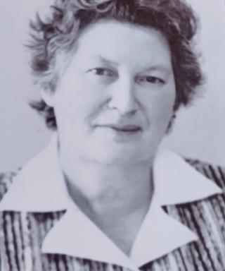 Попова (Комина) Антонина Ивановна