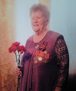 Снедкова (Савилова) Валентина Николаевна