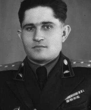 Леонтьев Василий Ильич